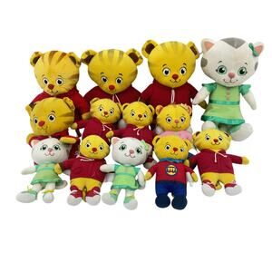 Mr Rogers Daniel Tigers Neighborhood Character Plush Dolls Preowned LOT 3+ lbs